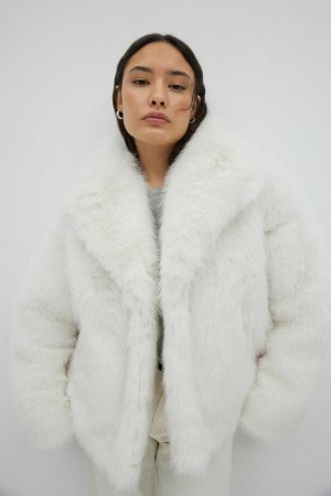 Women Gina Tricot Faux Fur Jacket White | 84DGFVIHS