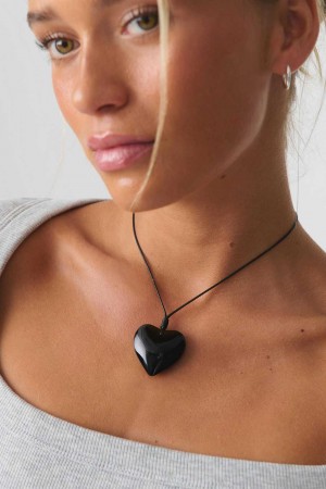 Women Gina Tricot Heart Necklace Black | 51IPLUFSR